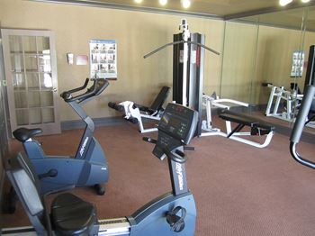 Mission Pointe apartments fitness center